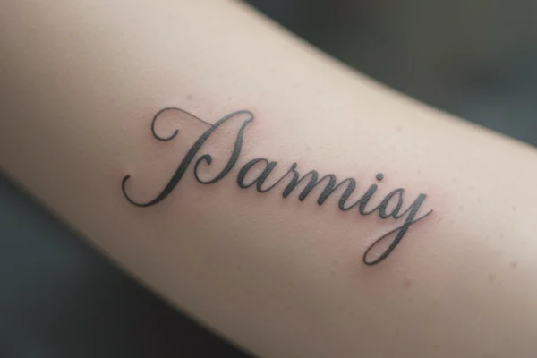 13 Subtle Elegant Name Tattoos Every Woman Will Love